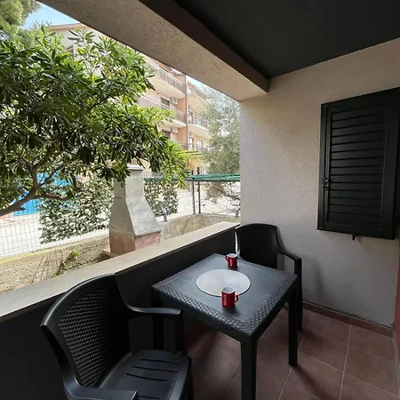Nel Villa *